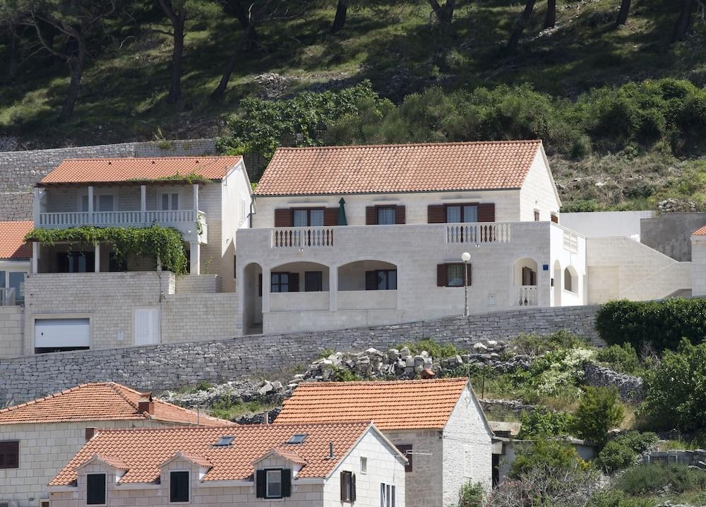 Pucisca Villa Postira Esterno foto